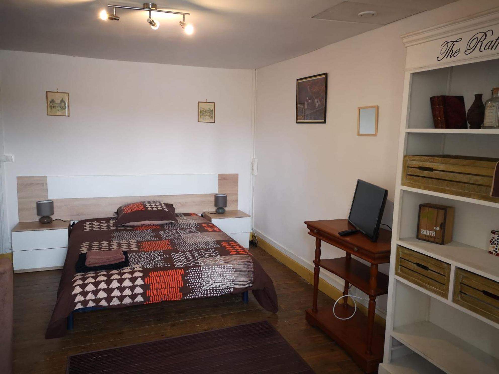 Chambres Avec Salle De Bains Et Cuisine En Centre Ville Argenton Sur Creuse Exterior photo
