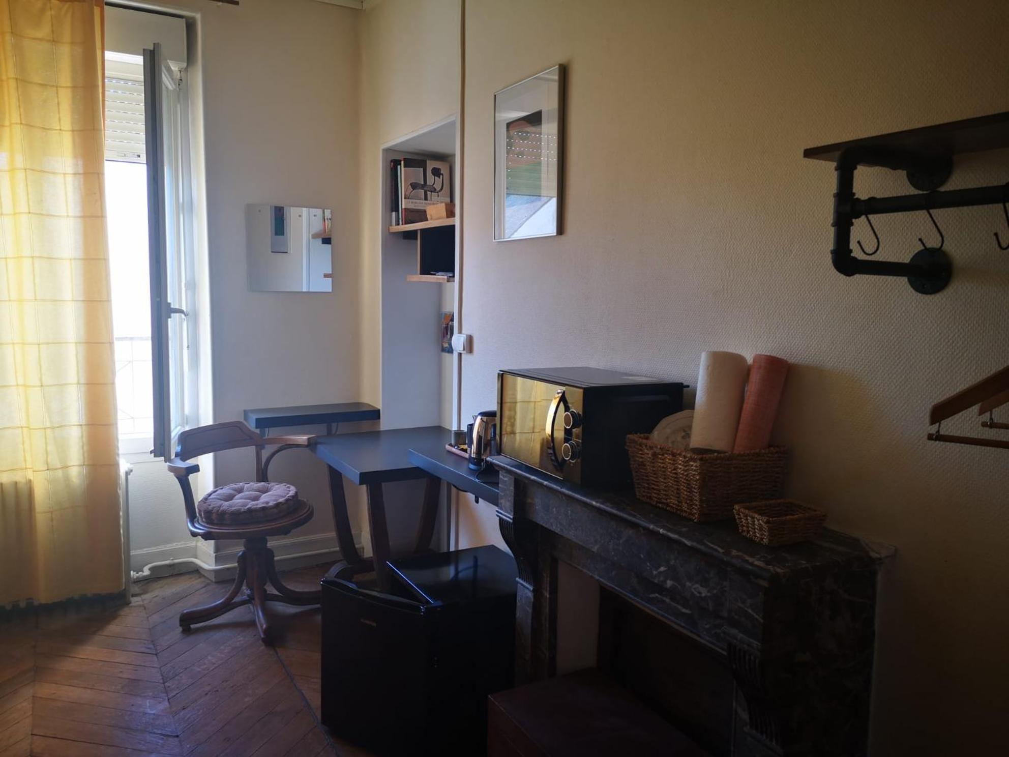 Chambres Avec Salle De Bains Et Cuisine En Centre Ville Argenton Sur Creuse Exterior photo